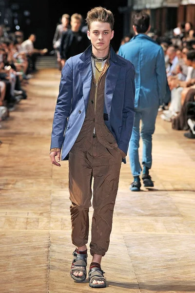 Look 26
